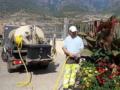 Tournée arrosage communale à Aime-la-Plagne