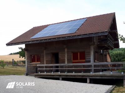 Chalet en bois écologique et autonome avec batteries OPzV et EasySolar