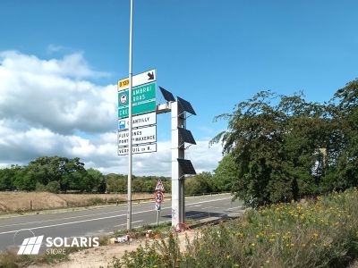 Signalisation routière 100% autonome en électricité